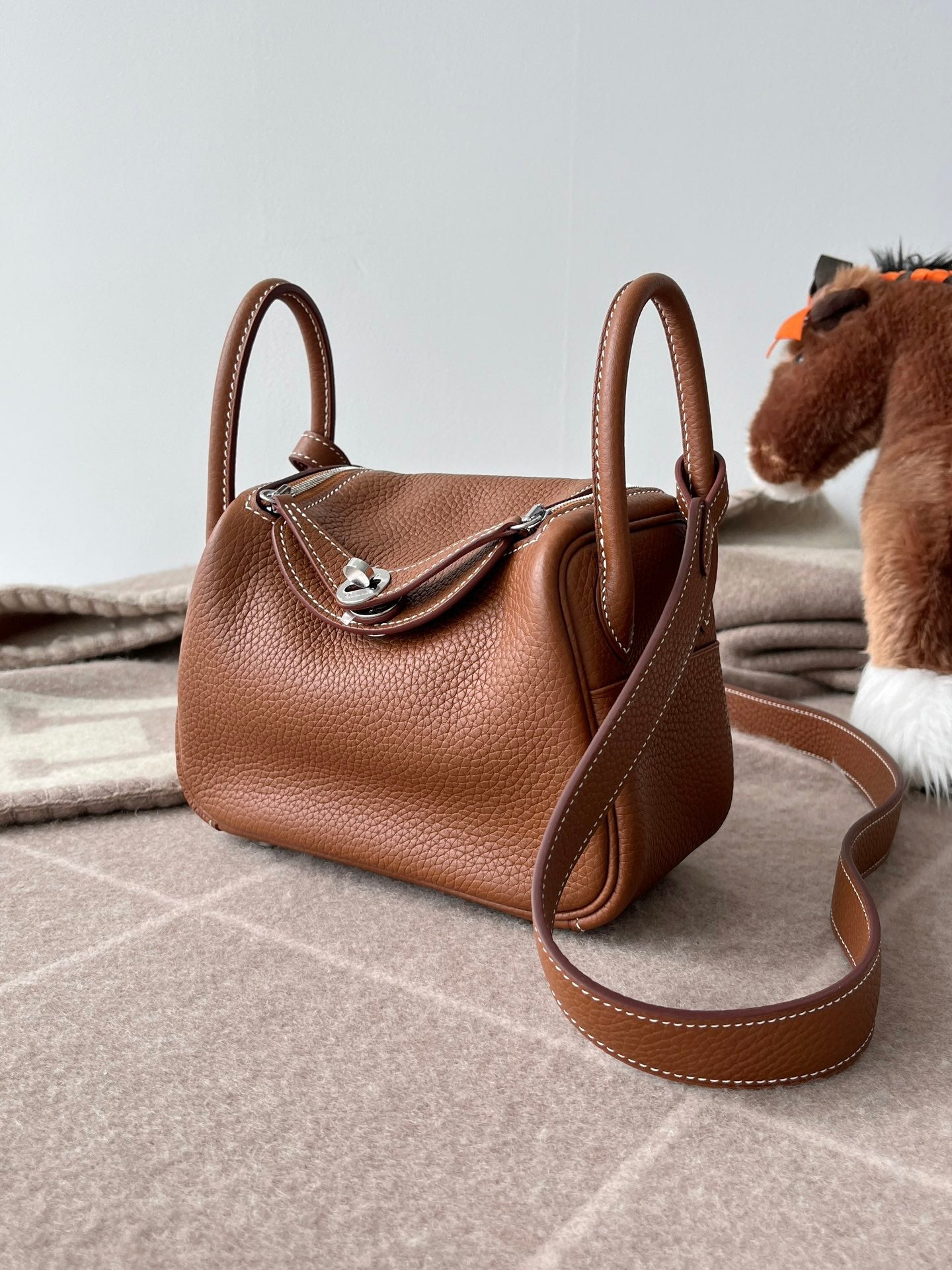 Luxury Leather Laurel Hobo Mini Handbag For Female