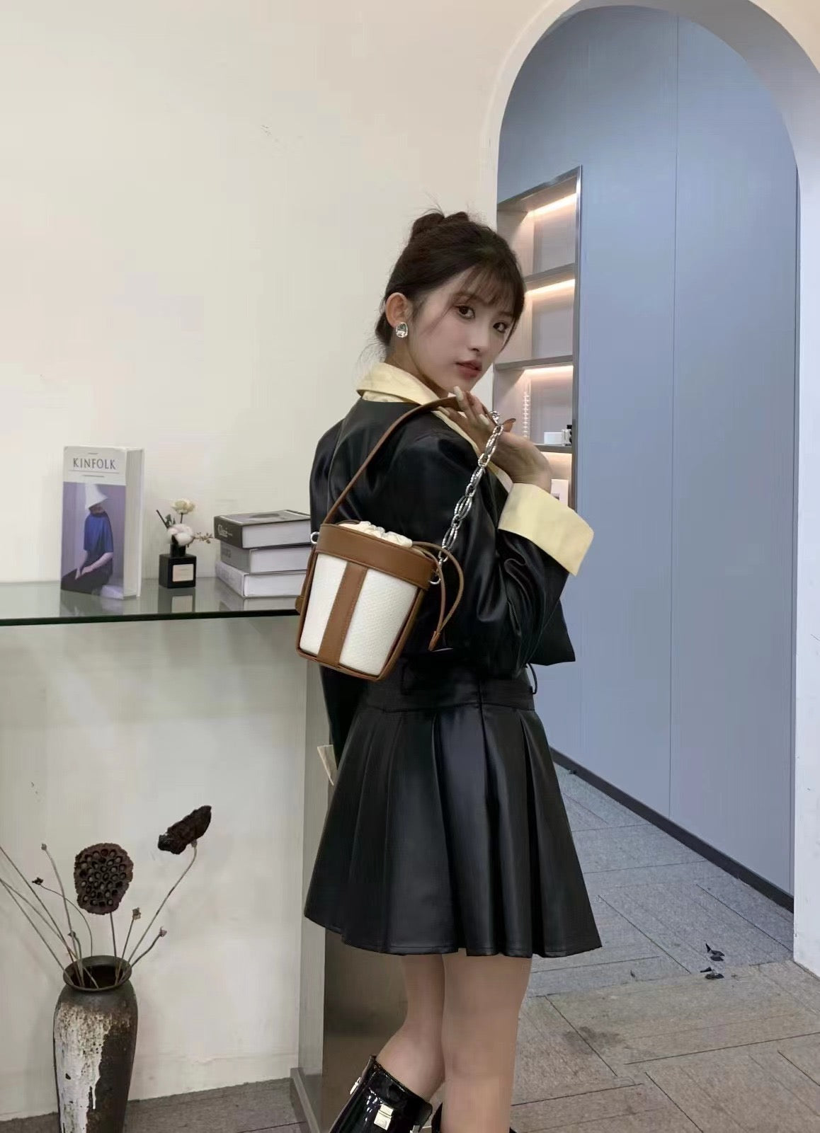 Luxury Leather Dual Shade Barrel Handbag For Female