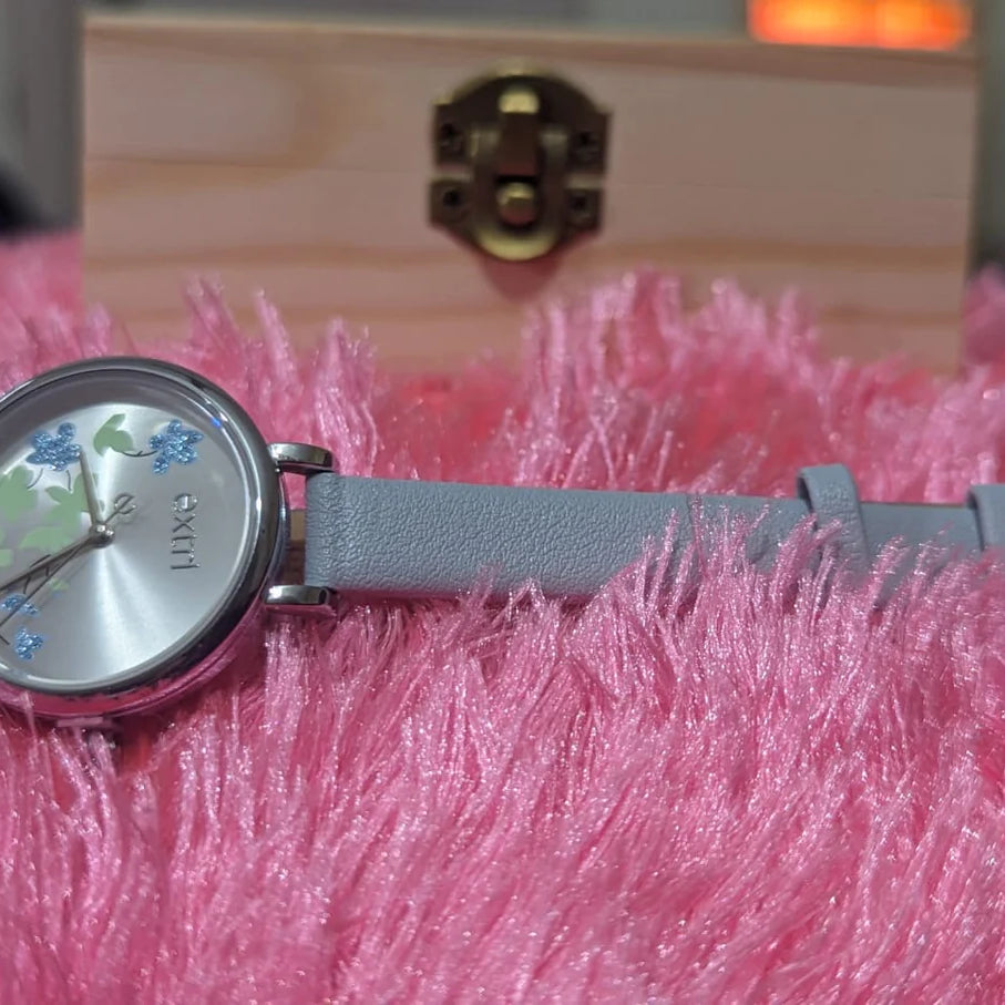 Floral Analog Wristwatch