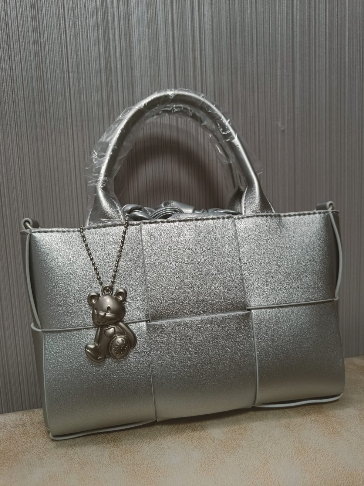 Luxury Leather Woven Bucket  Drawstring Handbag For Female