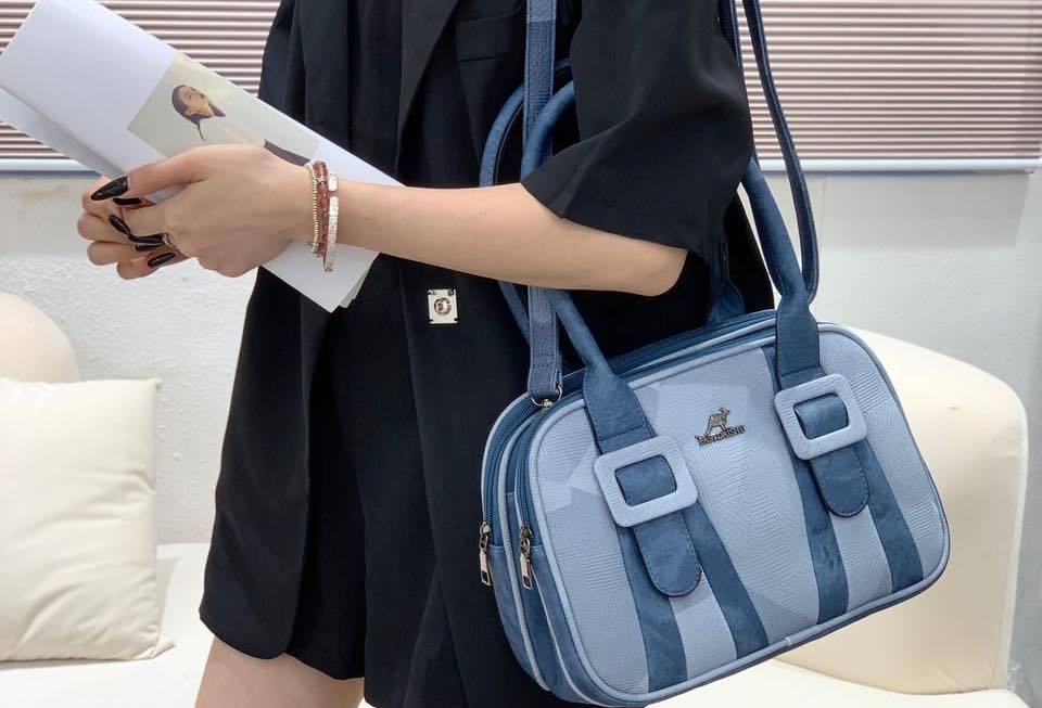 Luxury Embossed Square Double Buckle Deco Leather Handbag For Female