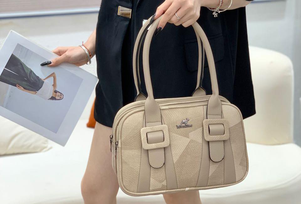 Luxury Embossed Square Double Buckle Deco Leather Handbag For Female