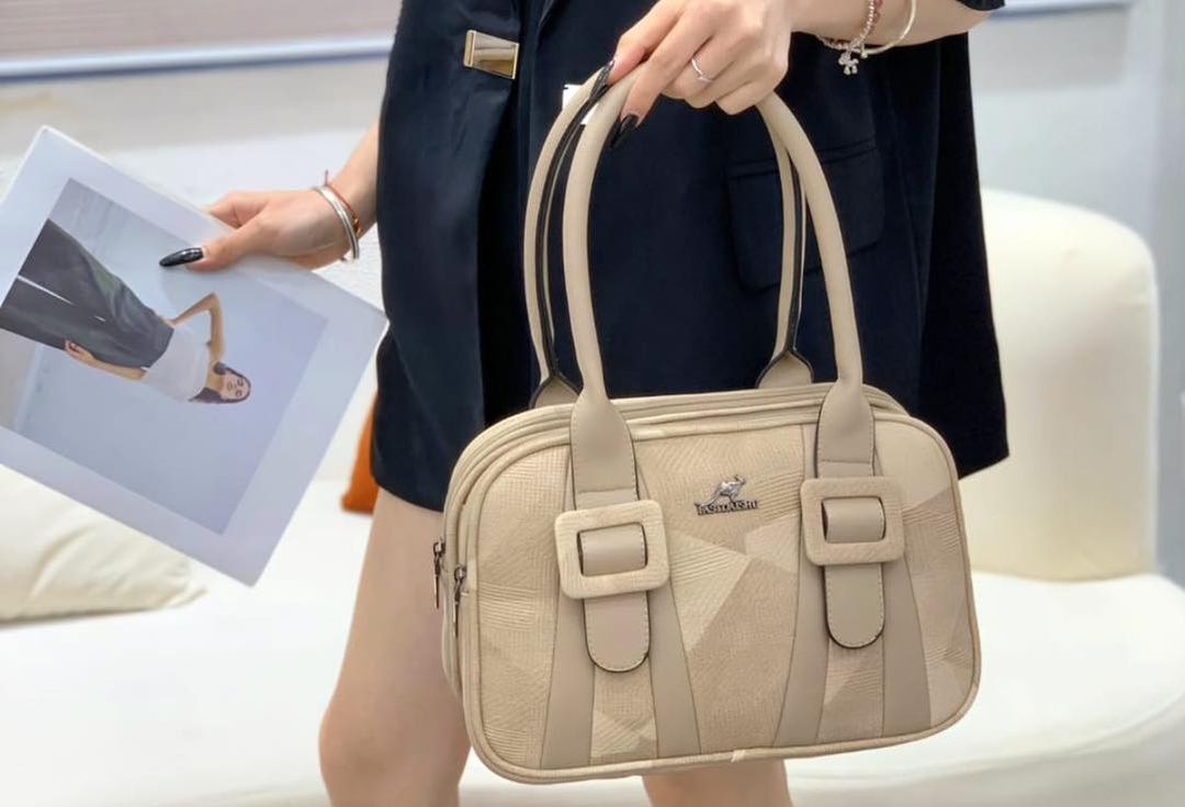 Luxury Embossed Square Double Buckle Deco Leather Handbag For Female