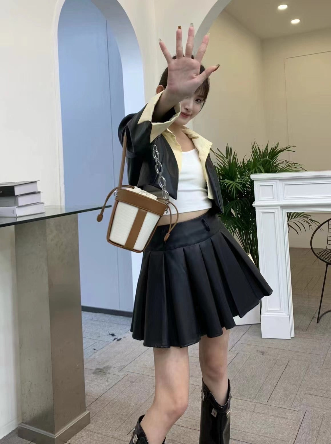 Luxury Leather Dual Shade Barrel Handbag For Female