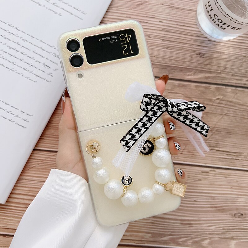Premium luxury Cute Pearl Hand Chain Pendant Hard Laser Phone Case for Samsung Galaxy Z Flip 3